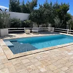 Semesterbostad Sine Tempore Con Piscina Maruggio